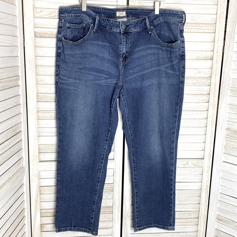 Levi’s Boyfriend Jeans. Medium Wash. Sz 18W